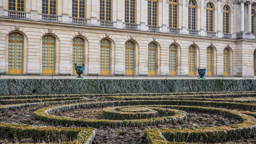 Midnight in Paris Film Locations in Paris include the Moulin Rouge, Sacre Coeur, Shakespeare and Company Bookshop, Pont de Alexandre III, Palace of Versailles, Giverny, Maxim's, and so many others as Midnight in Paris Filming Locations | Paris Film Locations | almostginger.com
