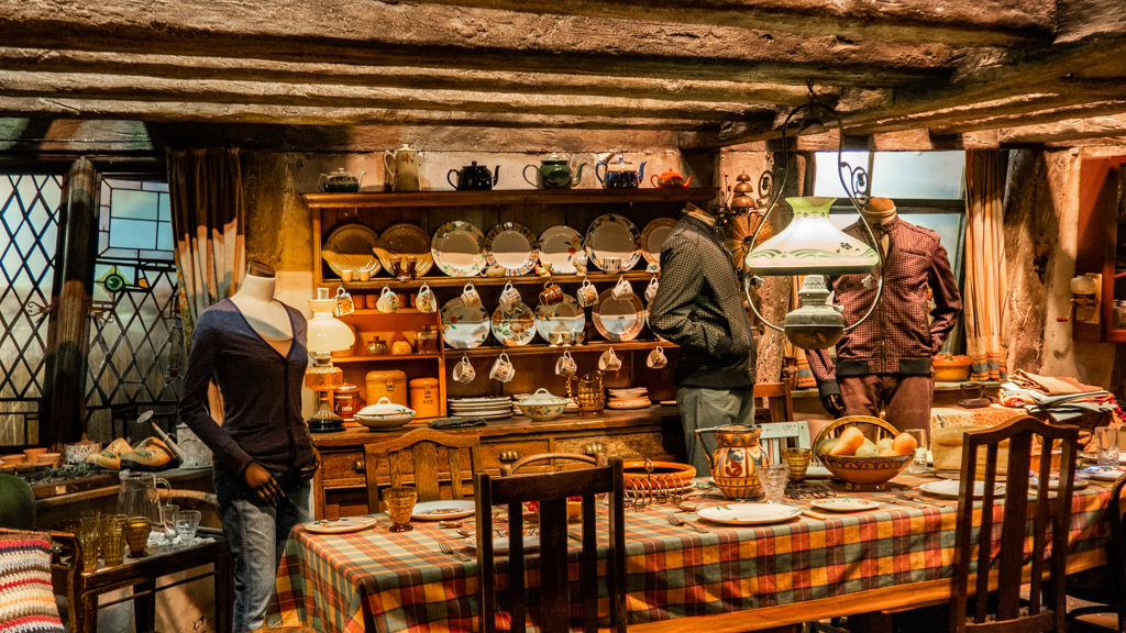 Weasleys' Kitchen at Warner Bros. Tour/The Making of Harry Potter in London