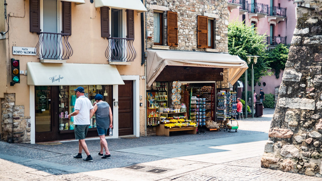 Sirmione day trip on Lake Garda, Italy