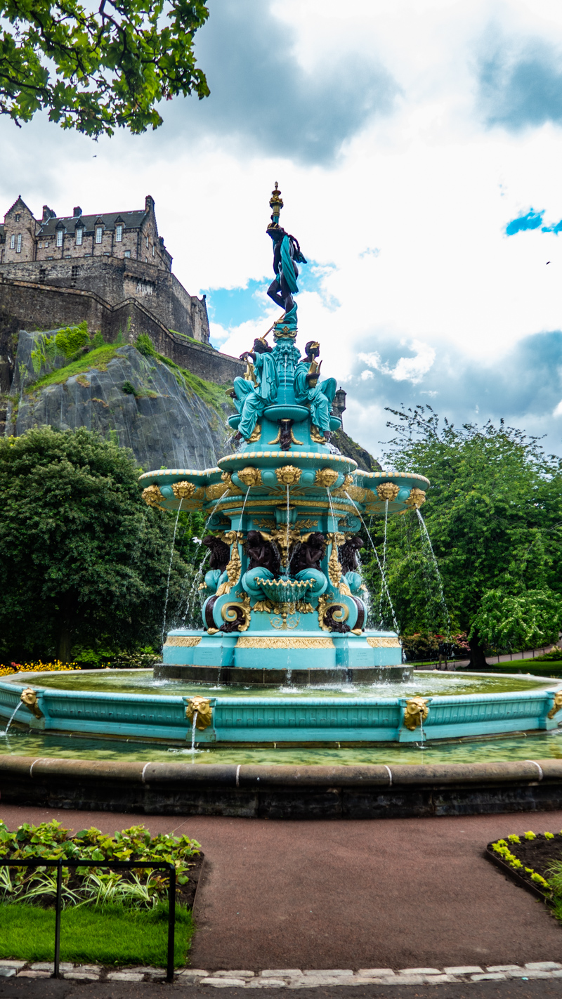 Ross Fountain in Princes Street Gardens in Edinburgh | 3 Days in Edinburgh
