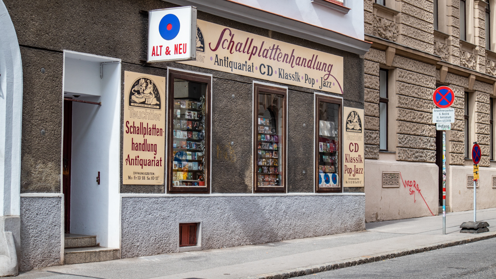 Teuchtler Schallplattenhandlung und Antiquarität, Before Sunrise Record Store in Vienna, Austria